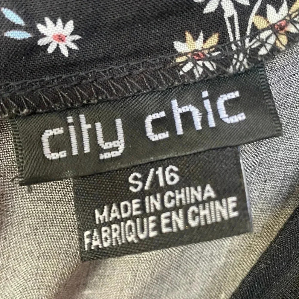 City Chic• off the shoulder floral dress - Picture 5 of 7